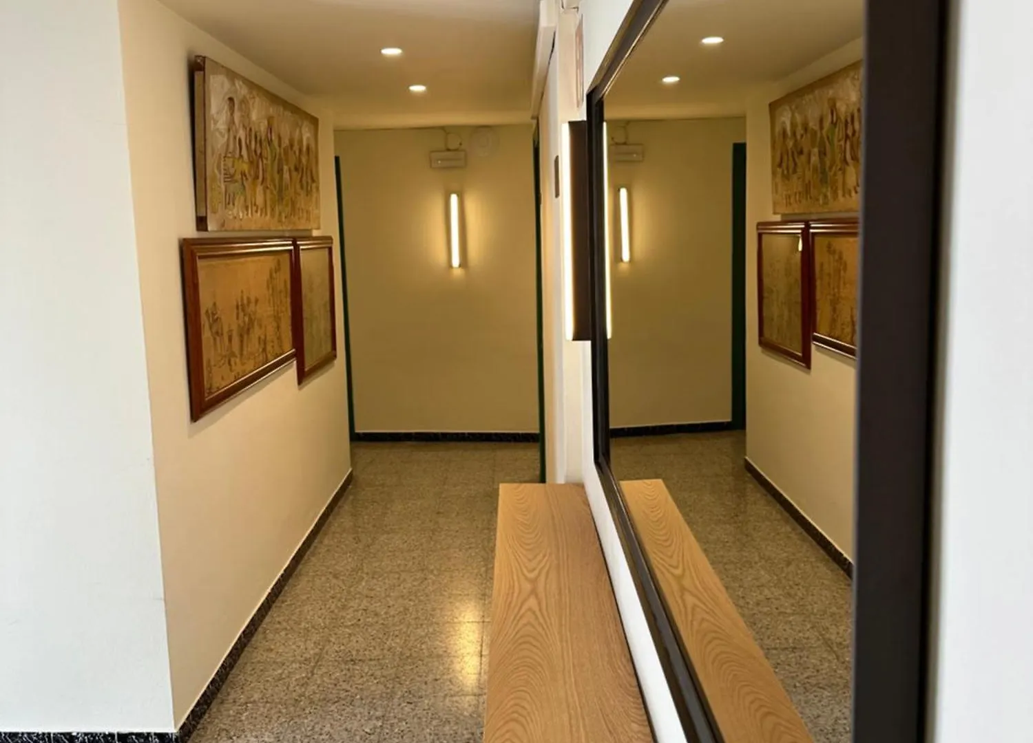 L'Illa Hotel 또사데마르